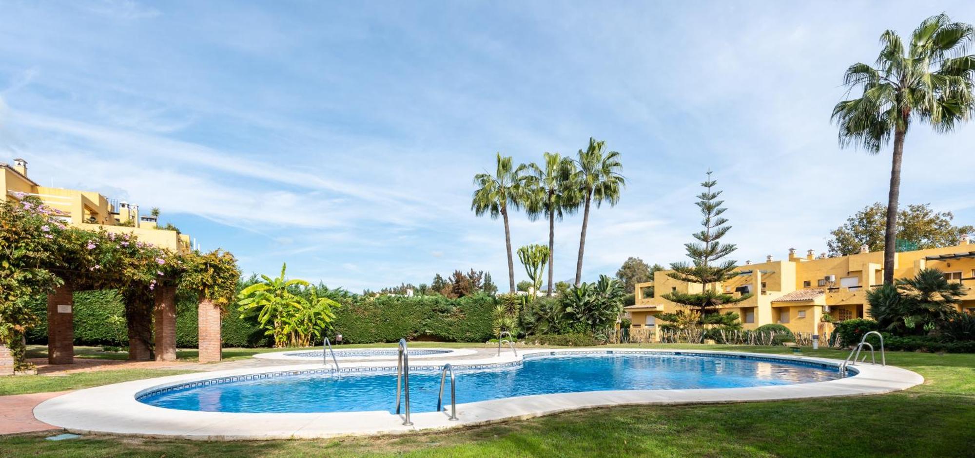 Apartamento Duplex Los Cartujanos I Marbella Esterno foto